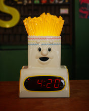 將圖片載入圖庫檢視器 90s McDonald’s Happy Meal Guys 薯條時鐘夜燈
