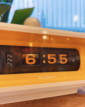 將圖片載入圖庫檢視器 日本製 70s Sankyo 白色Flip Clock
