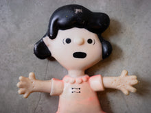 將圖片載入圖庫檢視器 香港製 60s Charlie Brown &amp; Lucy塑膠玩具
