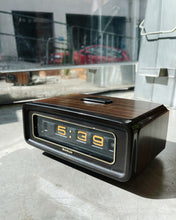 將圖片載入圖庫檢視器 日本製 70s Sankyo 木目調Flip Clock
