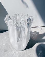 將圖片載入圖庫檢視器 日本製 昭和 手吹玻璃藝術花瓶
