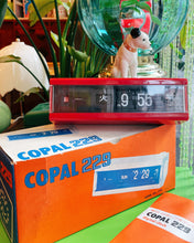 將圖片載入圖庫檢視器 日本製 70s Copal 紅色曜日翻頁鐘
